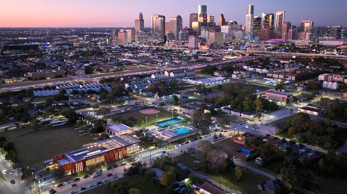 Htx Dtown Apt I Sleeps 7 Wi-Fi Parking Free Gym 휴스턴 외부 사진